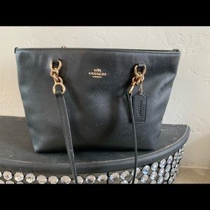 Coach central tote with zipper